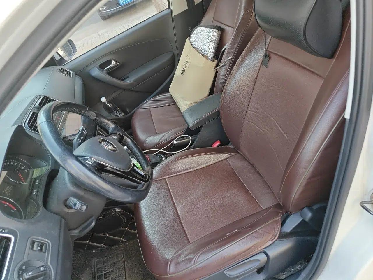 Volkswagen Polo 2016 1.6L Automatic Comfort Model — миниатюра 14