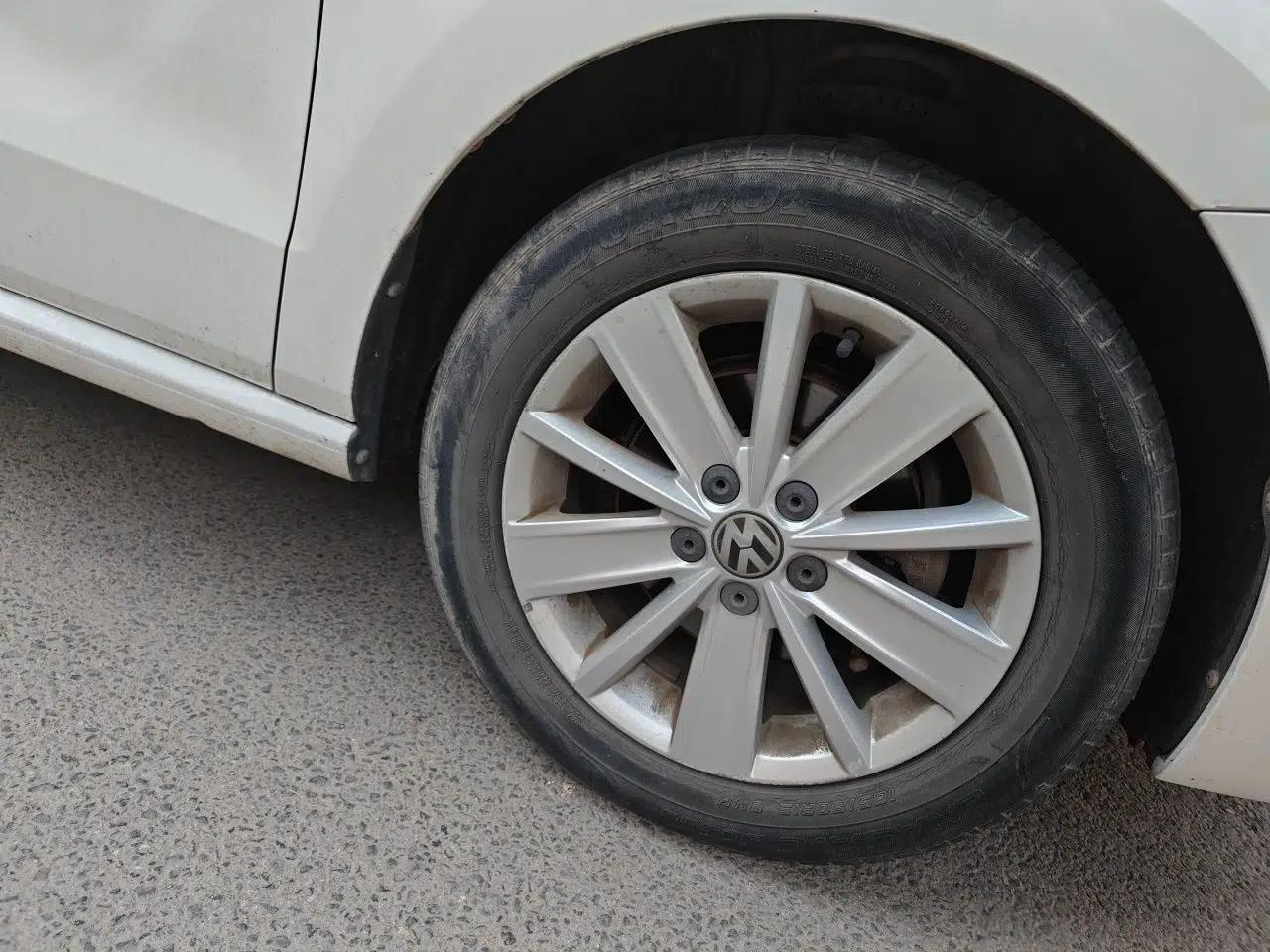 Volkswagen Polo 2016 1.6L Automatic Comfort Model — миниатюра 8