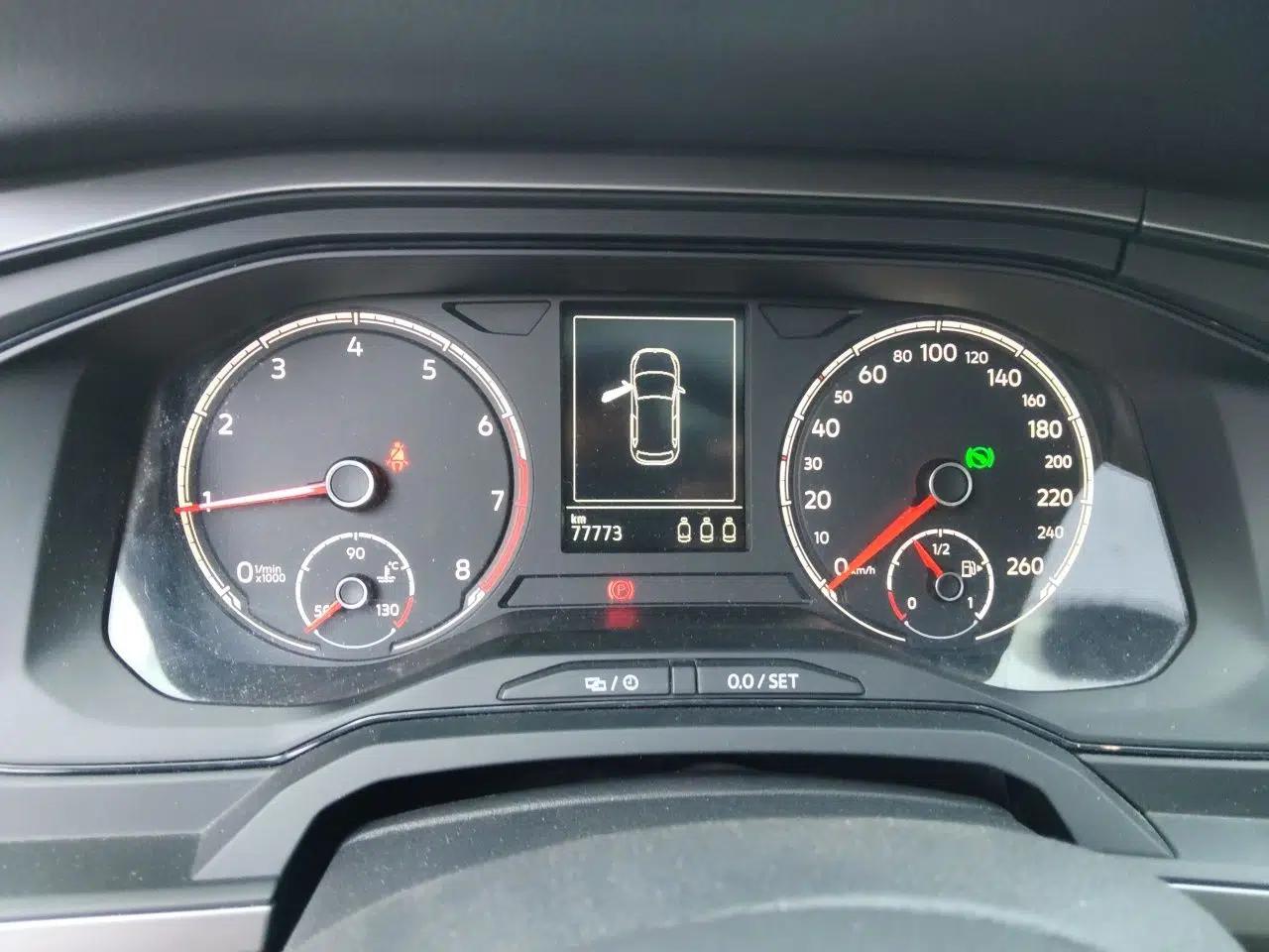 Volkswagen Polo 2019 Plus 1.5L Automatic Panoramic Enjoyment Edition — миниатюра 11