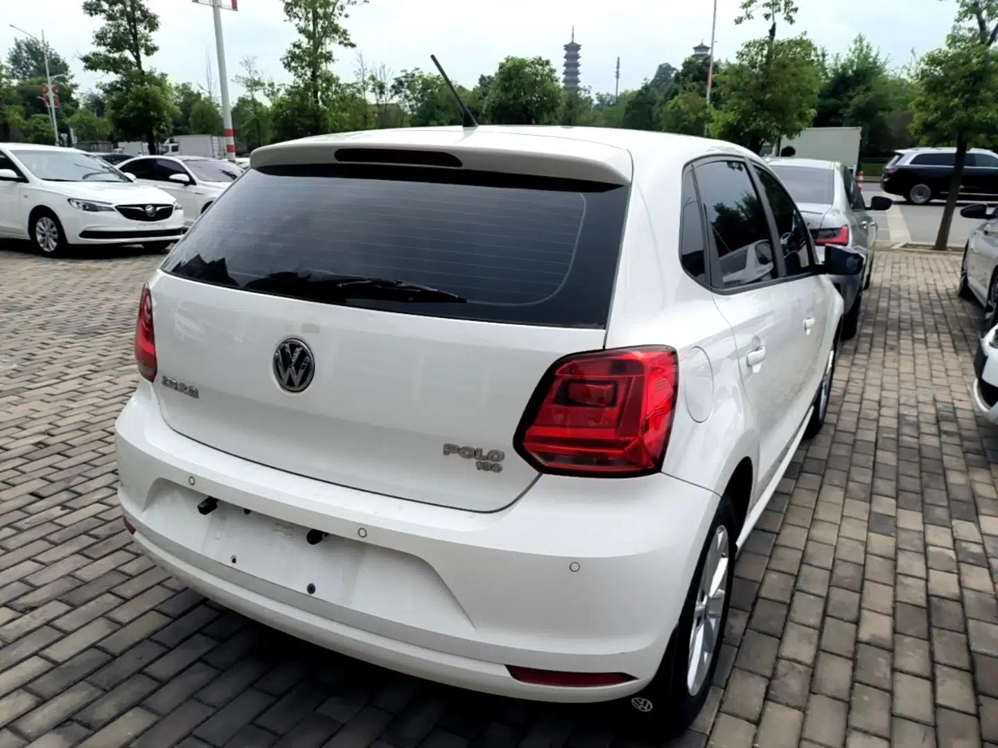 Volkswagen Polo 2018 1.5L Automatic Enjoyment Model — миниатюра 6