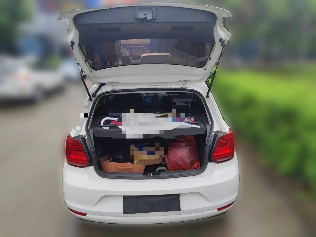 Volkswagen Polo 2016 1.4L Automatic Trendy Model — миниатюра 16