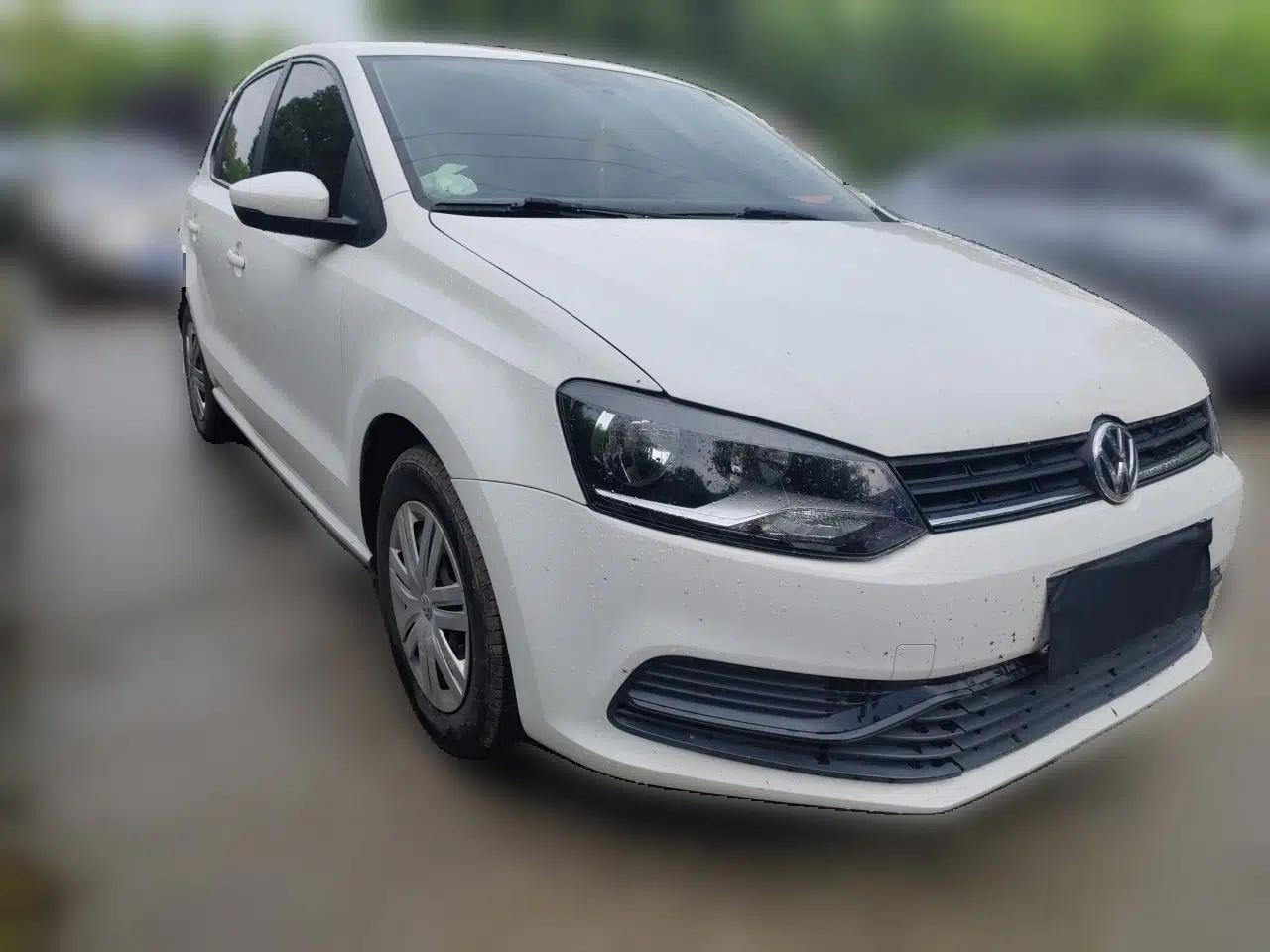 Volkswagen Polo 2016 1.4L Automatic Trendy Model — миниатюра 3