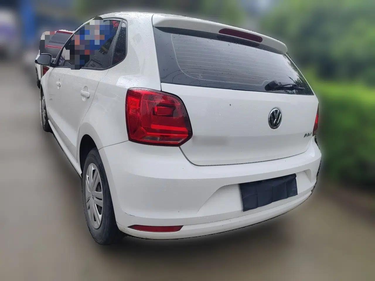 Volkswagen Polo 2016 1.4L Automatic Trendy Model — миниатюра 4