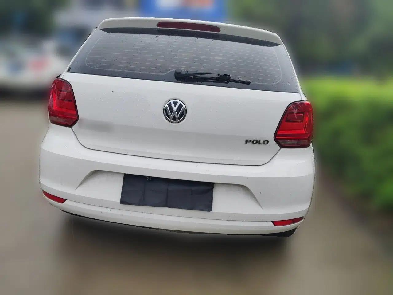 Volkswagen Polo 2016 1.4L Automatic Trendy Model — миниатюра 5