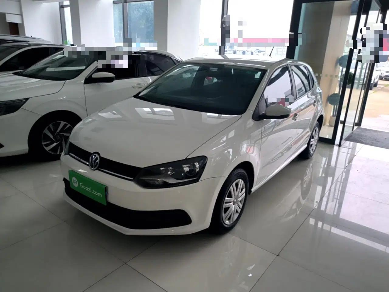 Volkswagen Polo 2016 1.4L Automatic Trendy Model — миниатюра 1