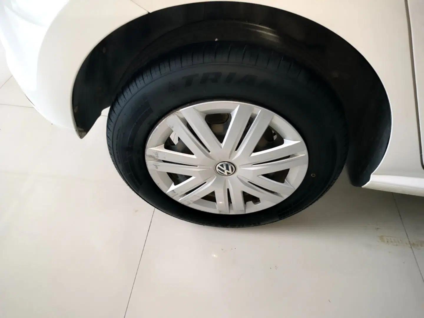 Volkswagen Polo 2016 1.4L Automatic Trendy Model — миниатюра 11