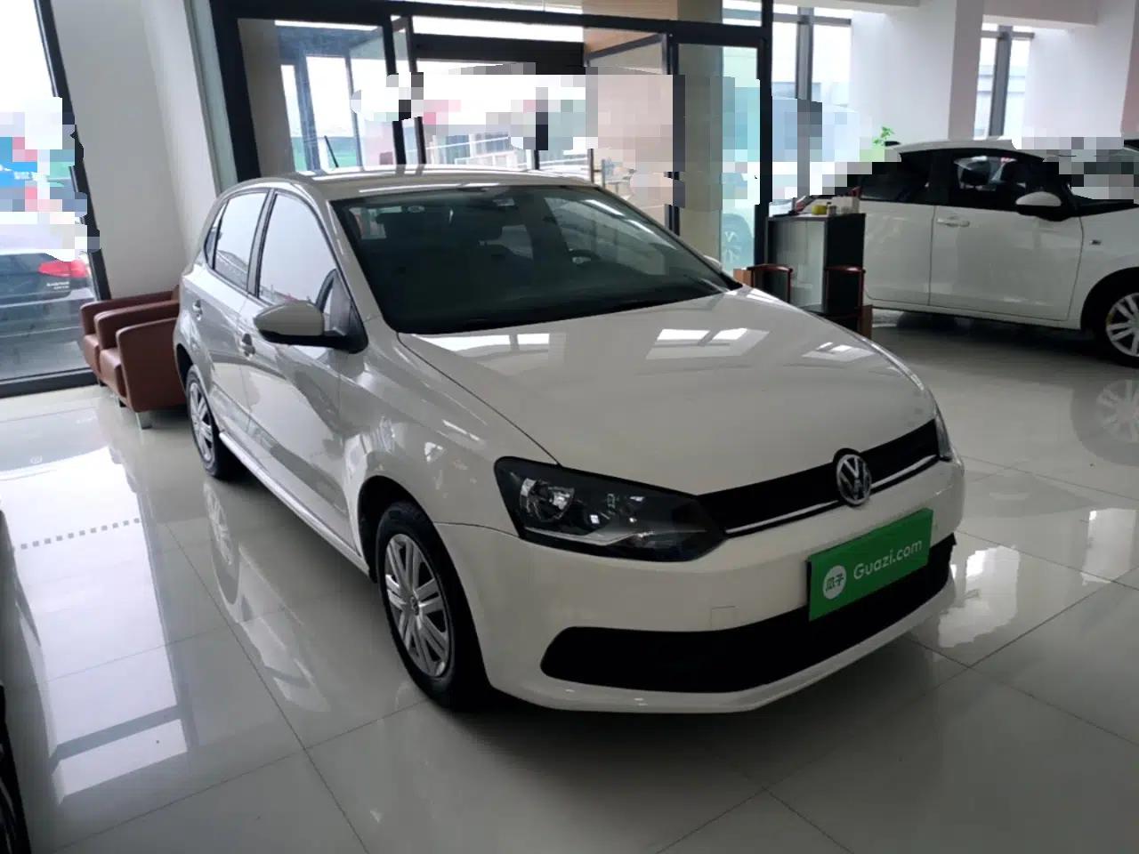 Volkswagen Polo 2016 1.4L Automatic Trendy Model — миниатюра 3