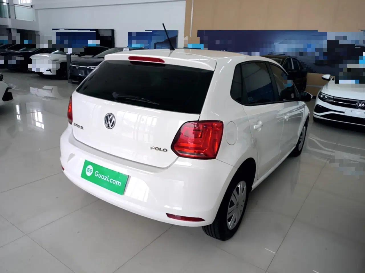 Volkswagen Polo 2016 1.4L Automatic Trendy Model — миниатюра 6
