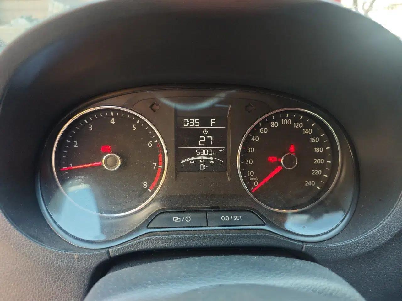 Volkswagen Polo 2018 1.5L Automatic Enjoyment Model — миниатюра 11