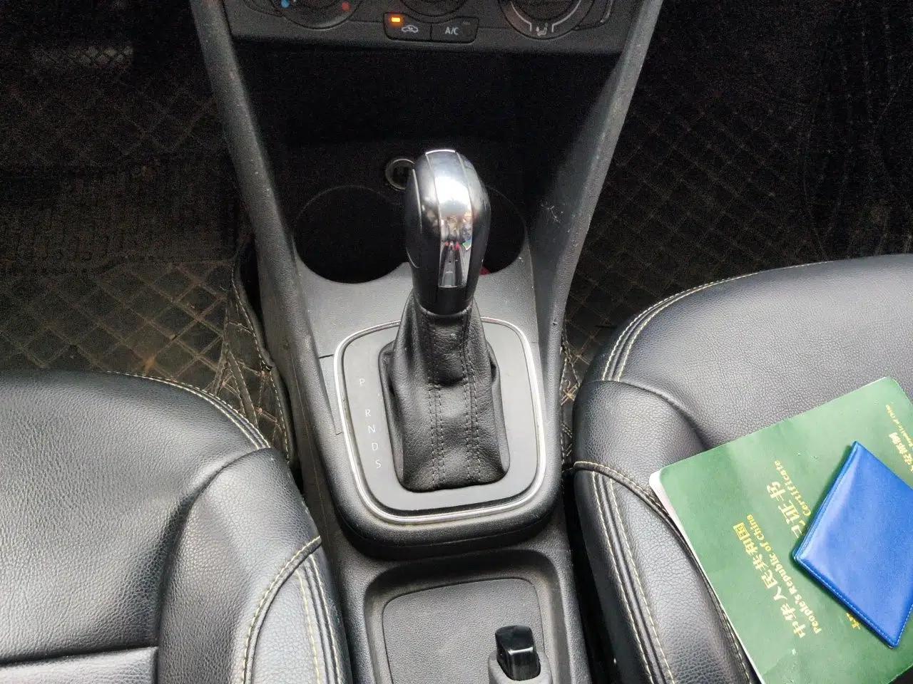 Volkswagen Polo 2016 1.4L Automatic Trendy Model — миниатюра 14