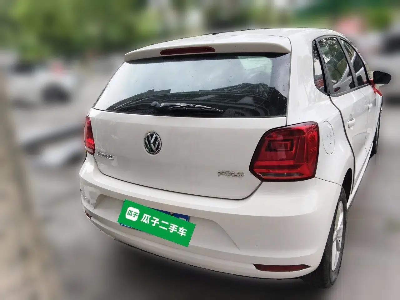 Volkswagen Polo 2016 1.4L Automatic Trendy Model — миниатюра 5