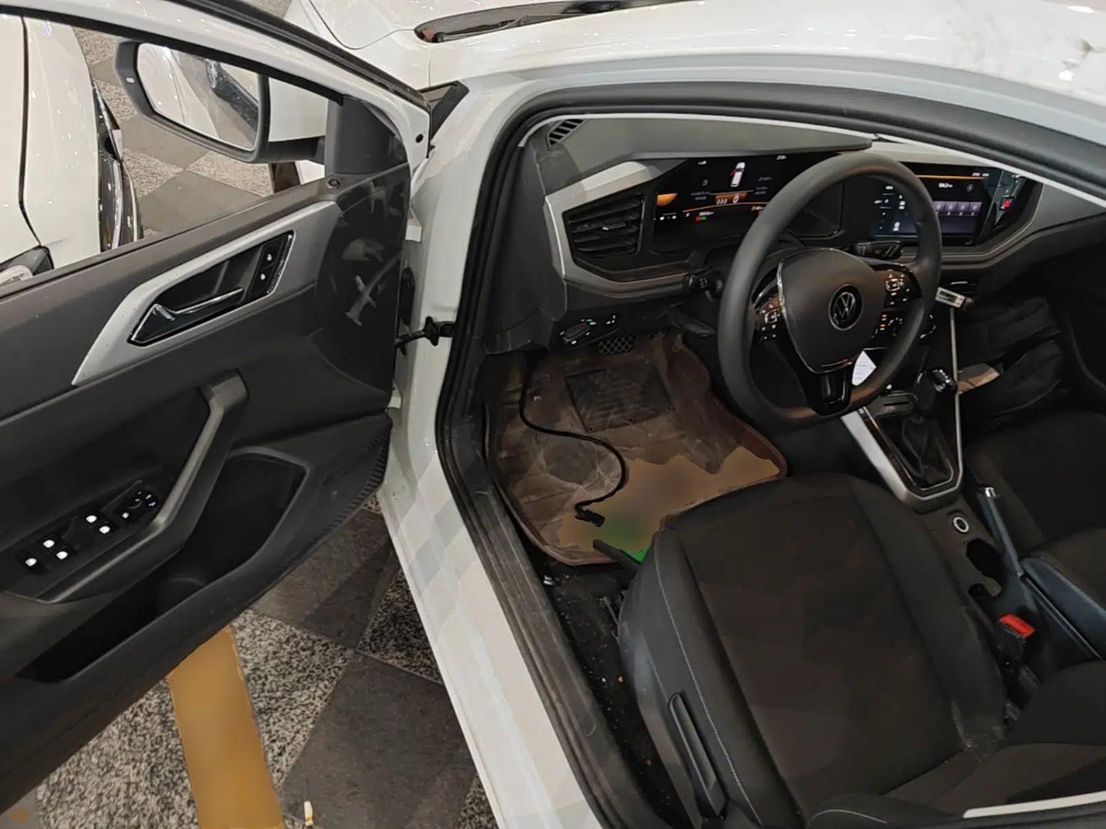 Volkswagen Polo 2023 Revised Plus 1.5L Automatic – Enjoy Life Edition — миниатюра 23