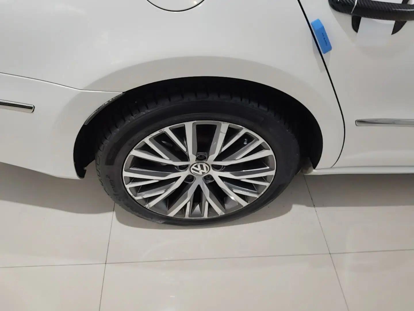 Volkswagen FAW-Volkswagen CC 2016 1.8TSI Luxury Model — миниатюра 11