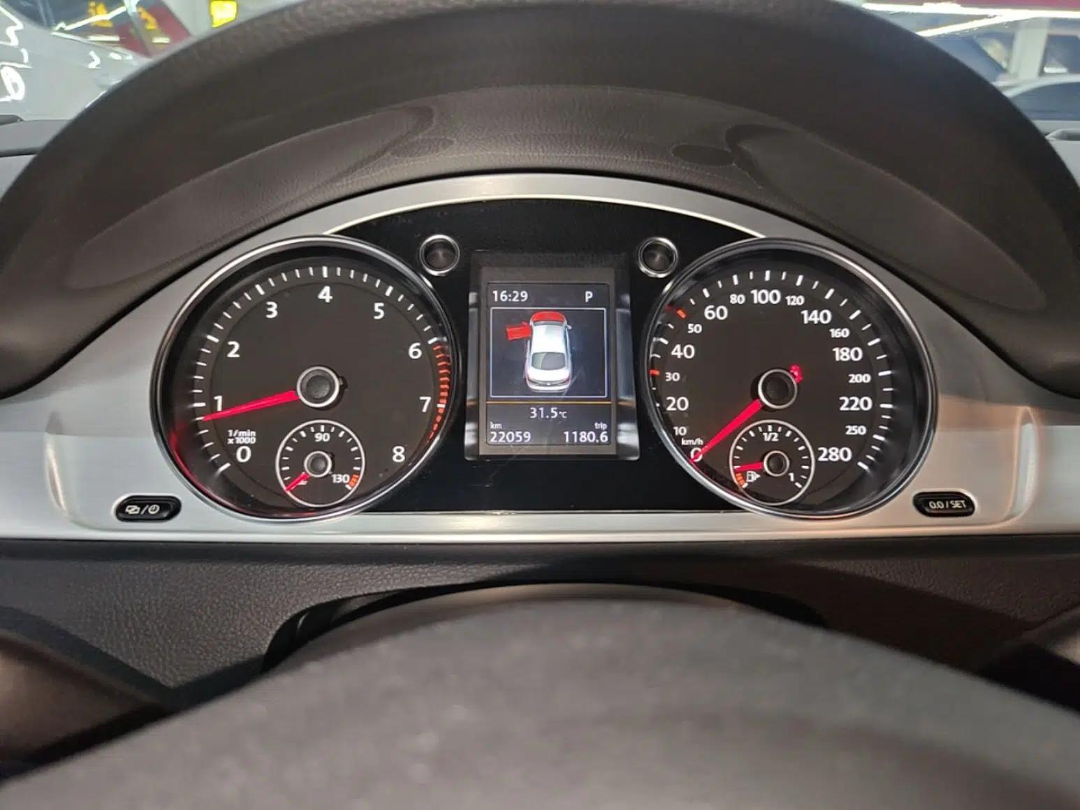 Volkswagen FAW-Volkswagen CC 2016 1.8TSI Luxury Model — миниатюра 22