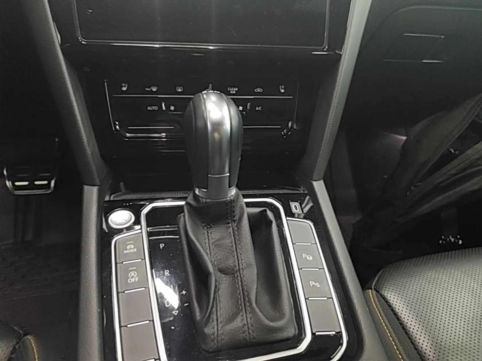 Volkswagen FAW-Volkswagen CC 2023 380TSI Striking Edition — миниатюра 16