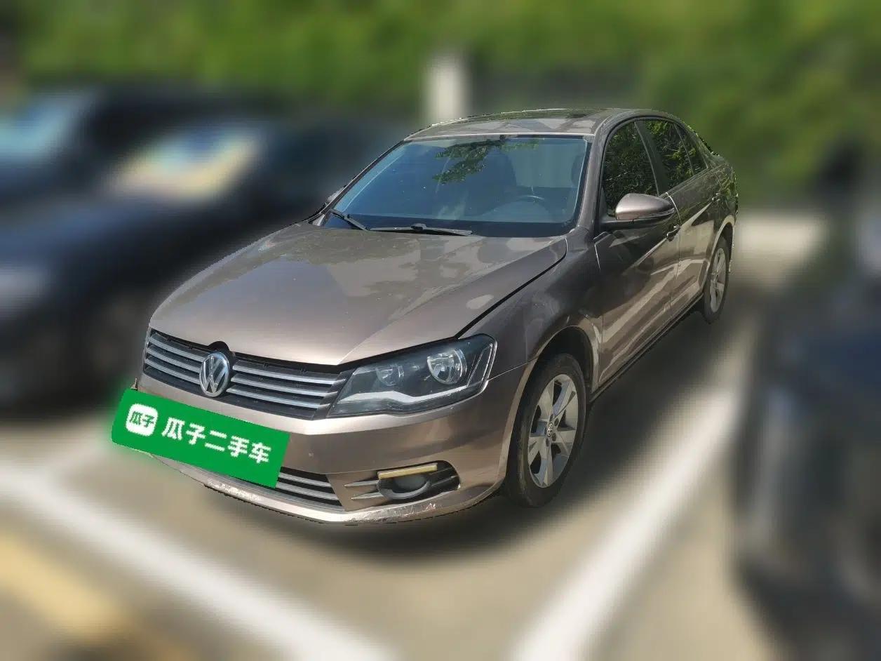 Volkswagen Bora 2014 1.6L Manual Comfort Model — миниатюра 1