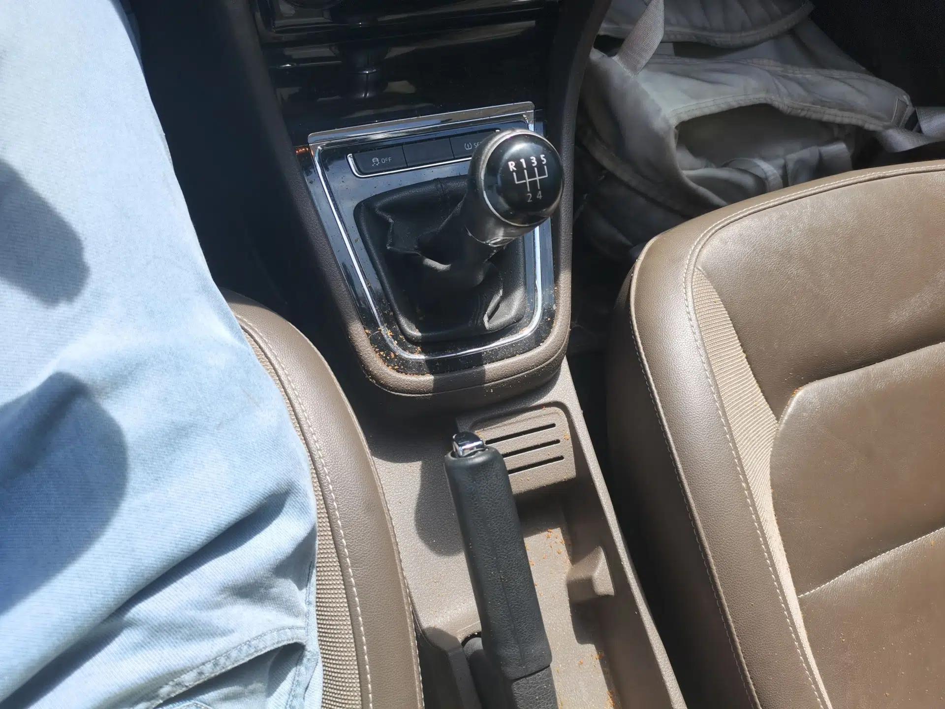 Volkswagen Bora 2014 1.6L Manual Comfort Model — миниатюра 14