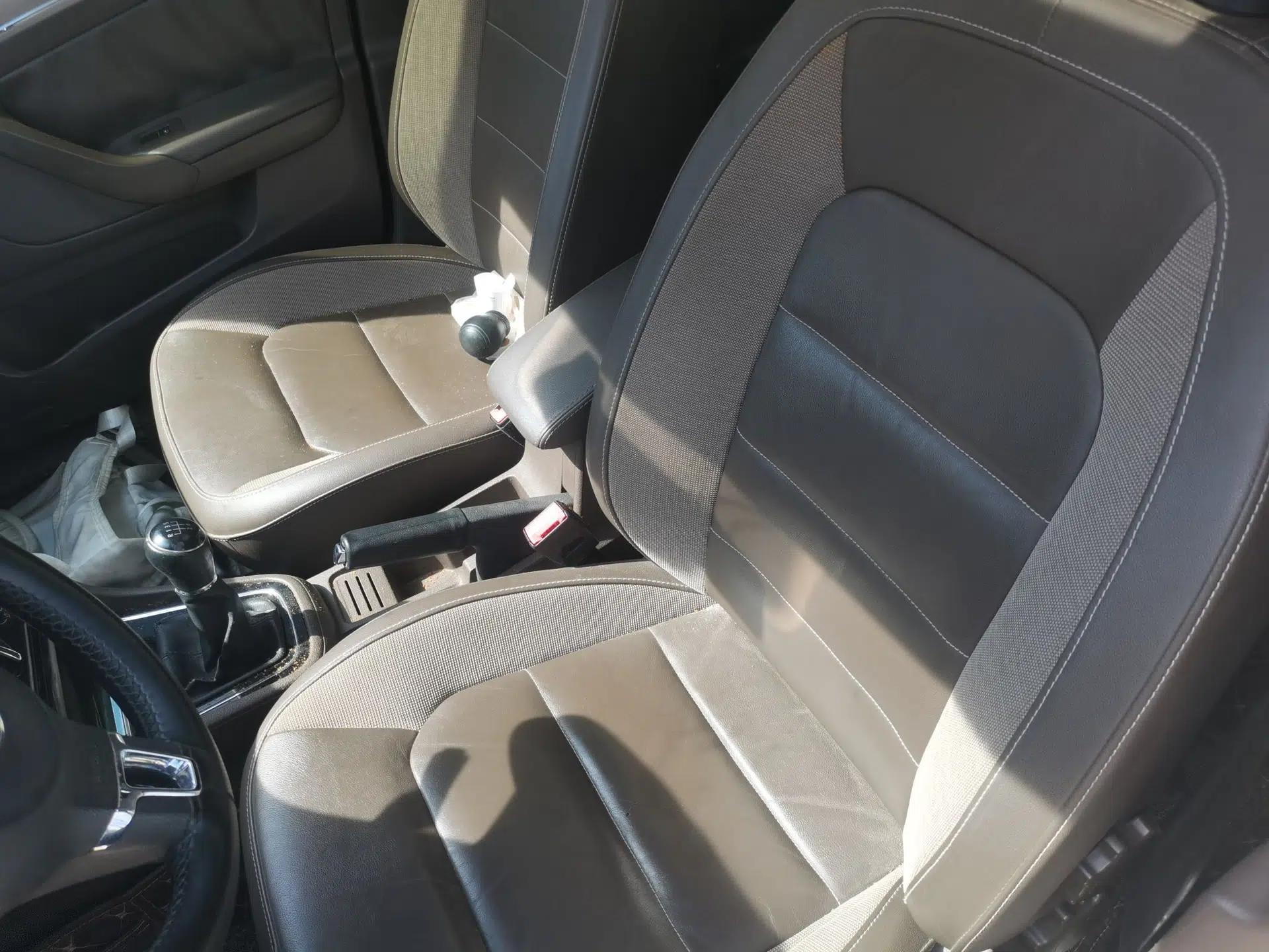 Volkswagen Bora 2014 1.6L Manual Comfort Model — миниатюра 15