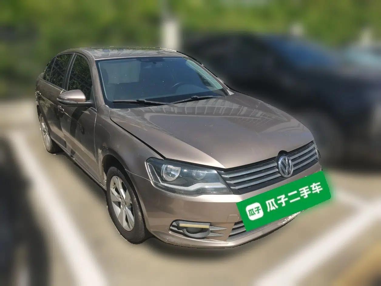 Volkswagen Bora 2014 1.6L Manual Comfort Model — миниатюра 3