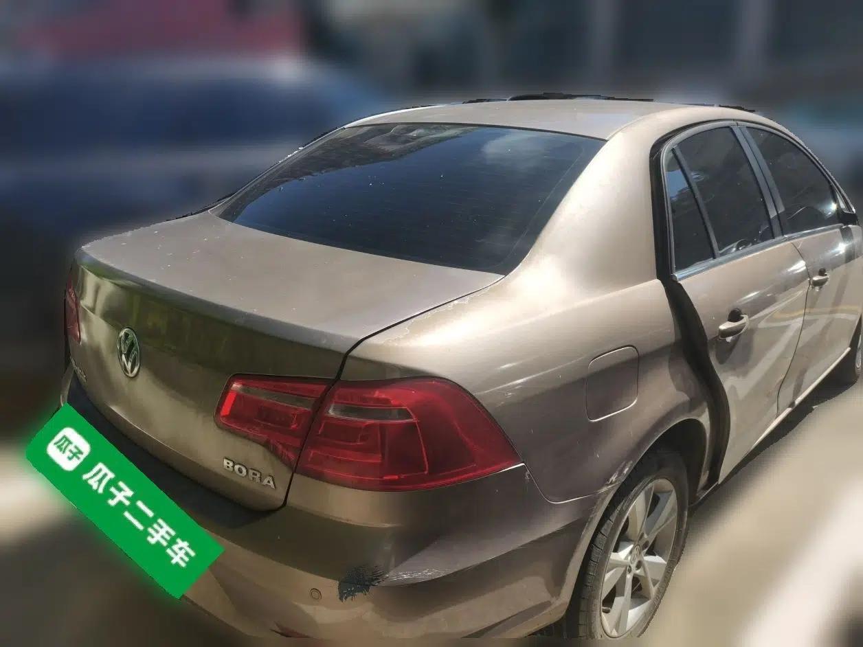 Volkswagen Bora 2014 1.6L Manual Comfort Model — миниатюра 6