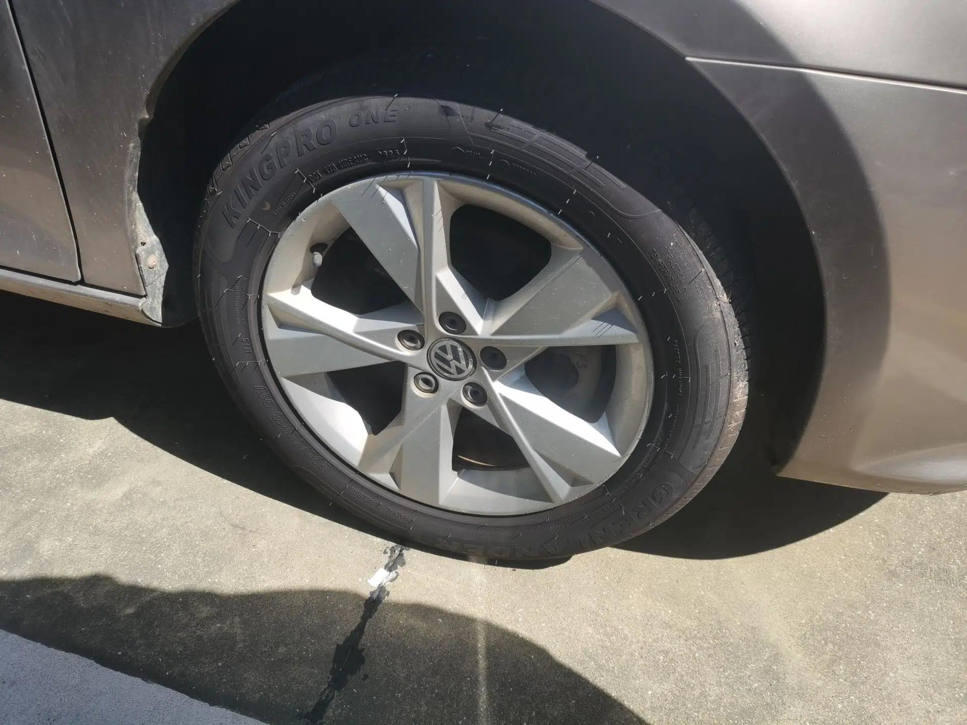 Volkswagen Bora 2014 1.6L Manual Comfort Model — миниатюра 8
