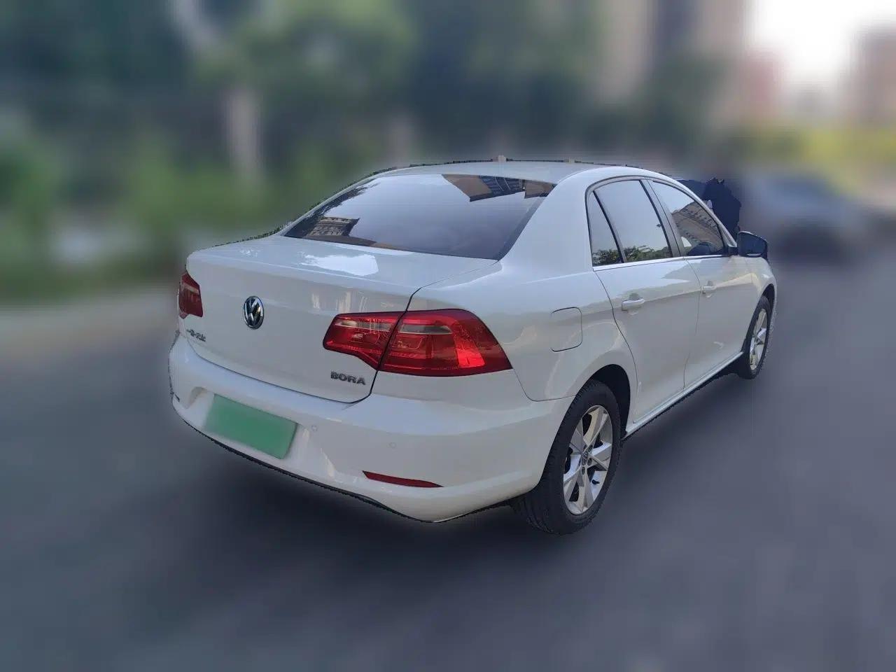 Volkswagen Bora 2015 Zhuihui Edition 1.6L Manual Comfort Model — миниатюра 4