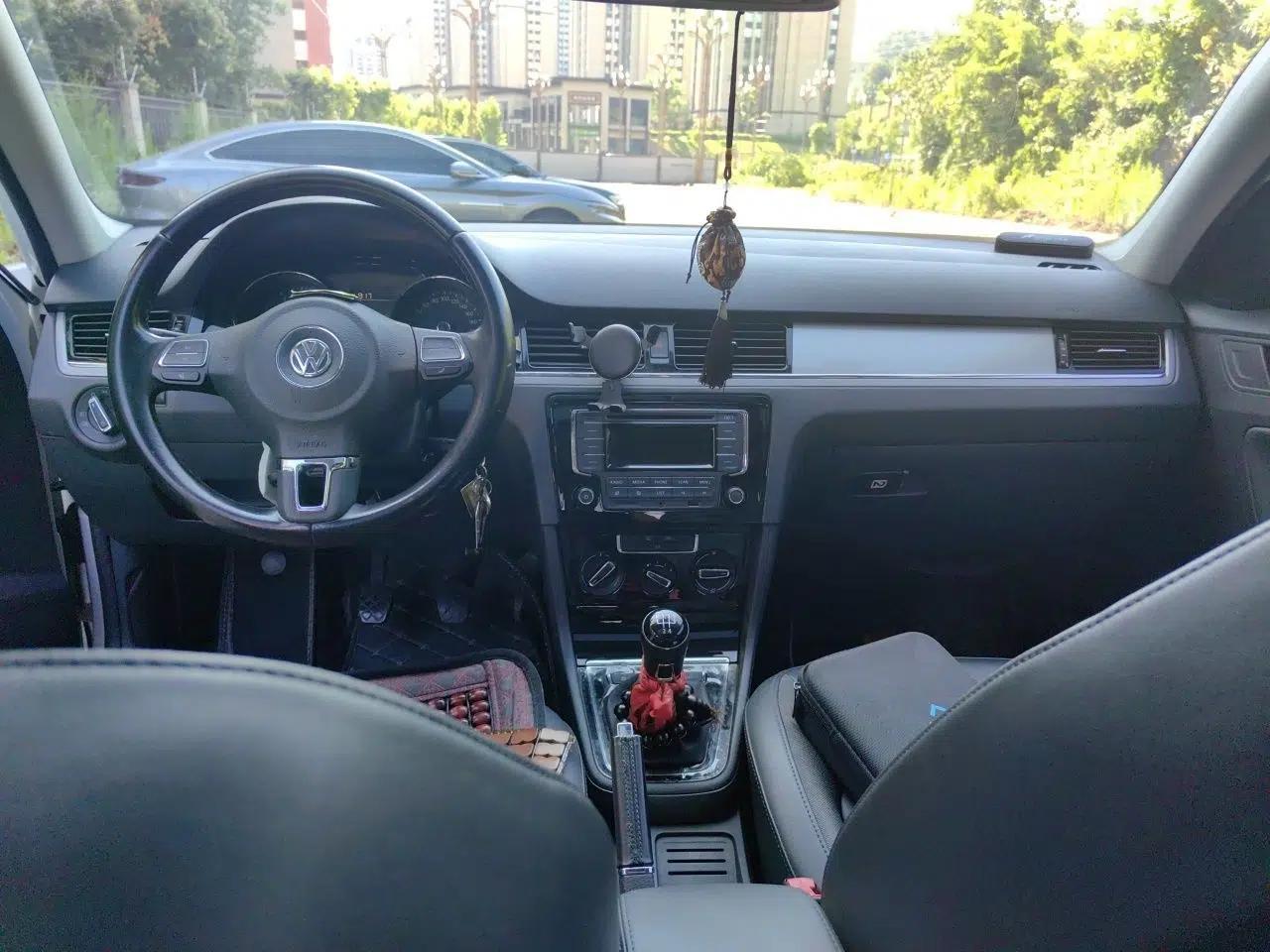 Volkswagen Bora 2015 Zhuihui Edition 1.6L Manual Comfort Model — миниатюра 6