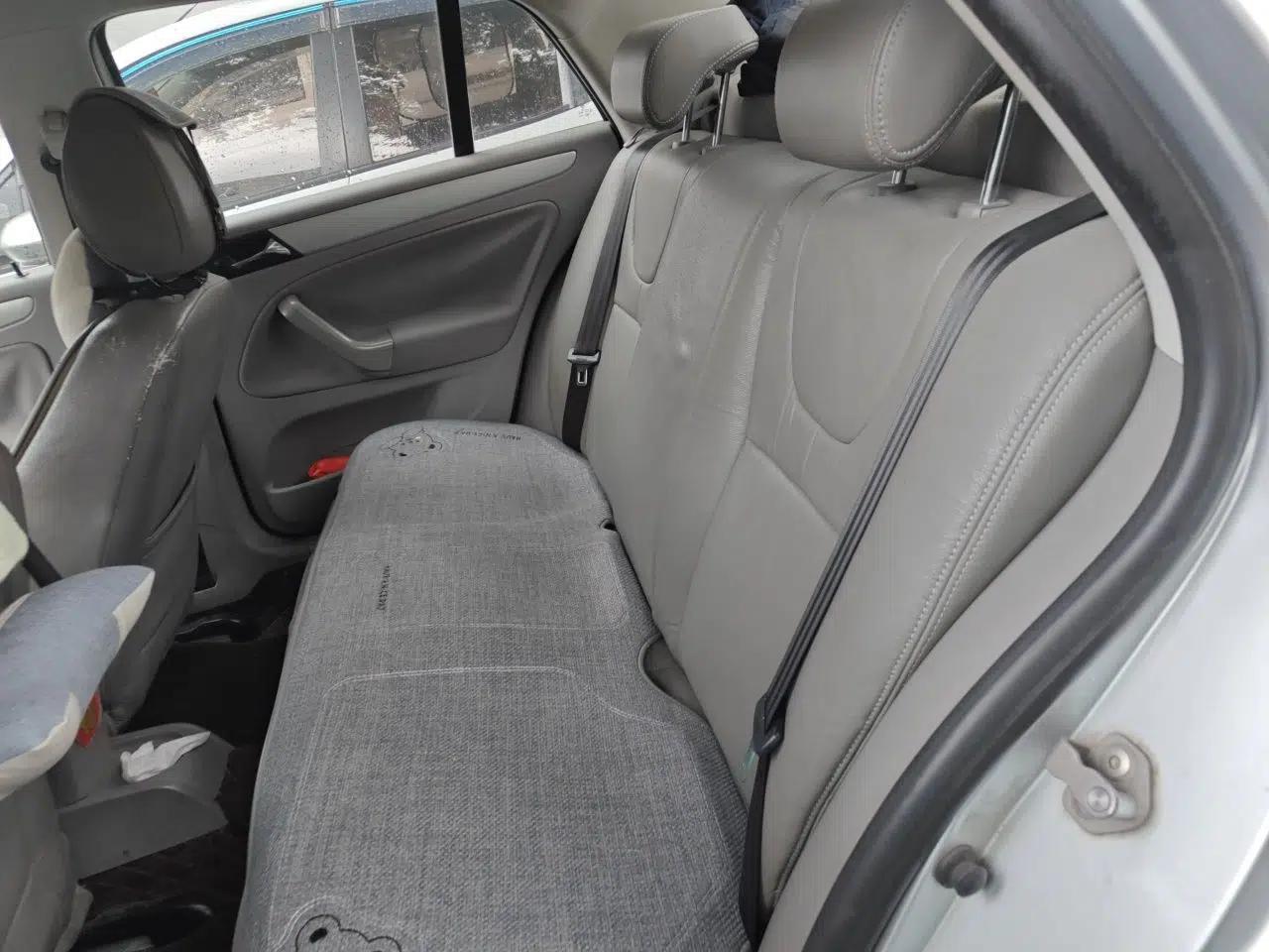 Volkswagen Bora 2012 1.6L Automatic Fashion Edition — миниатюра 17