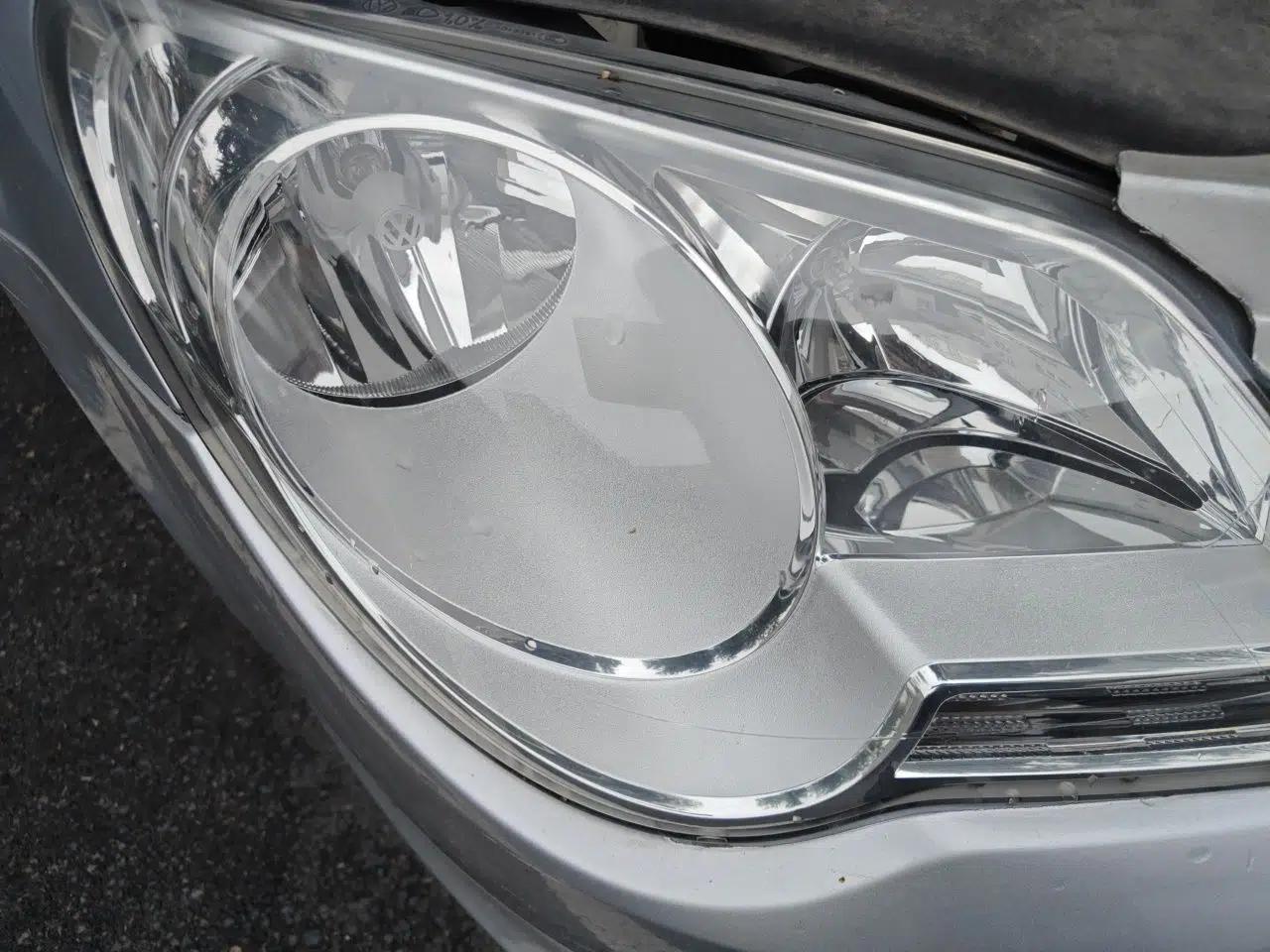 Volkswagen Bora 2012 1.6L Automatic Fashion Edition — миниатюра 7