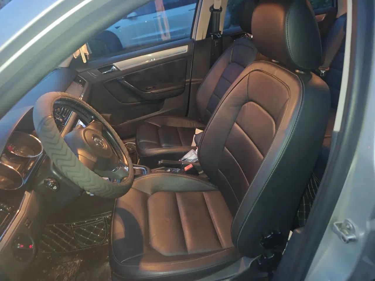 Volkswagen Bora 2013 1.6L Automatic Comfort Model — миниатюра 15