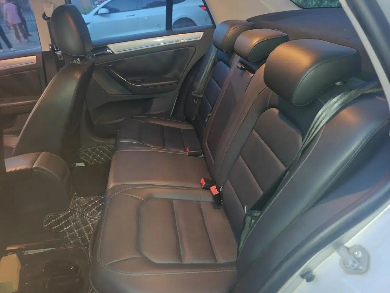 Volkswagen Bora 2013 1.6L Automatic Comfort Model — миниатюра 17