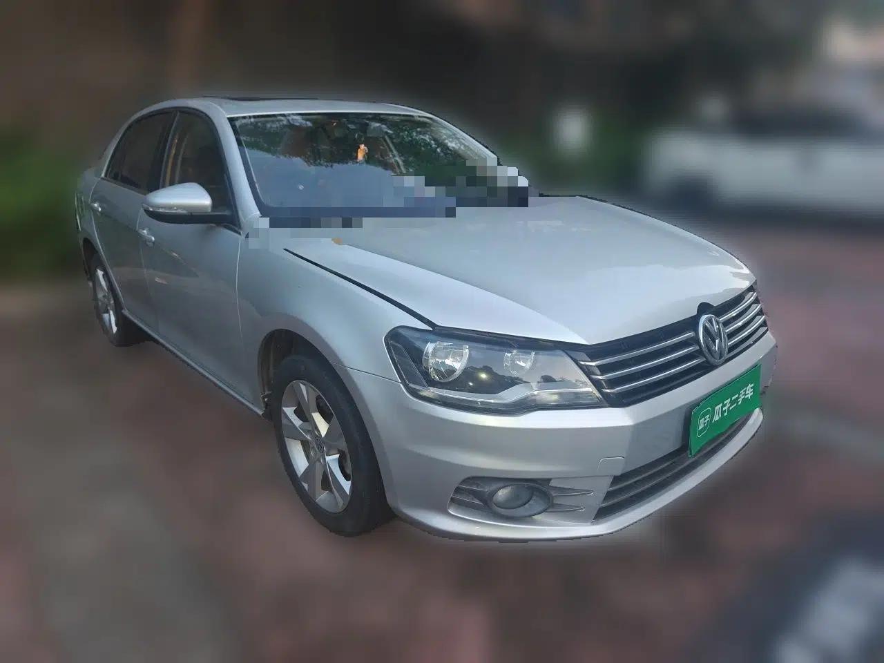 Volkswagen Bora 2013 1.6L Automatic Comfort Model — миниатюра 3