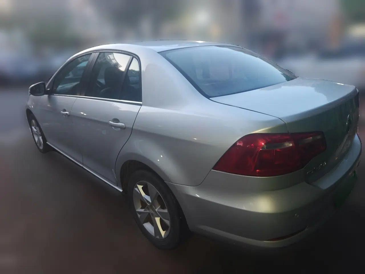 Volkswagen Bora 2013 1.6L Automatic Comfort Model — миниатюра 4