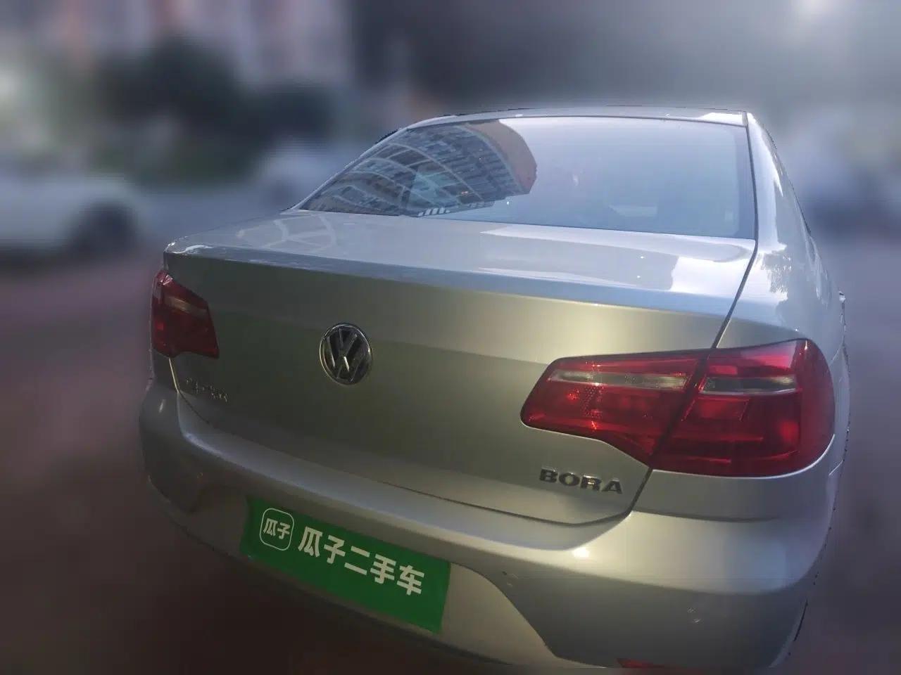Volkswagen Bora 2013 1.6L Automatic Comfort Model — миниатюра 5