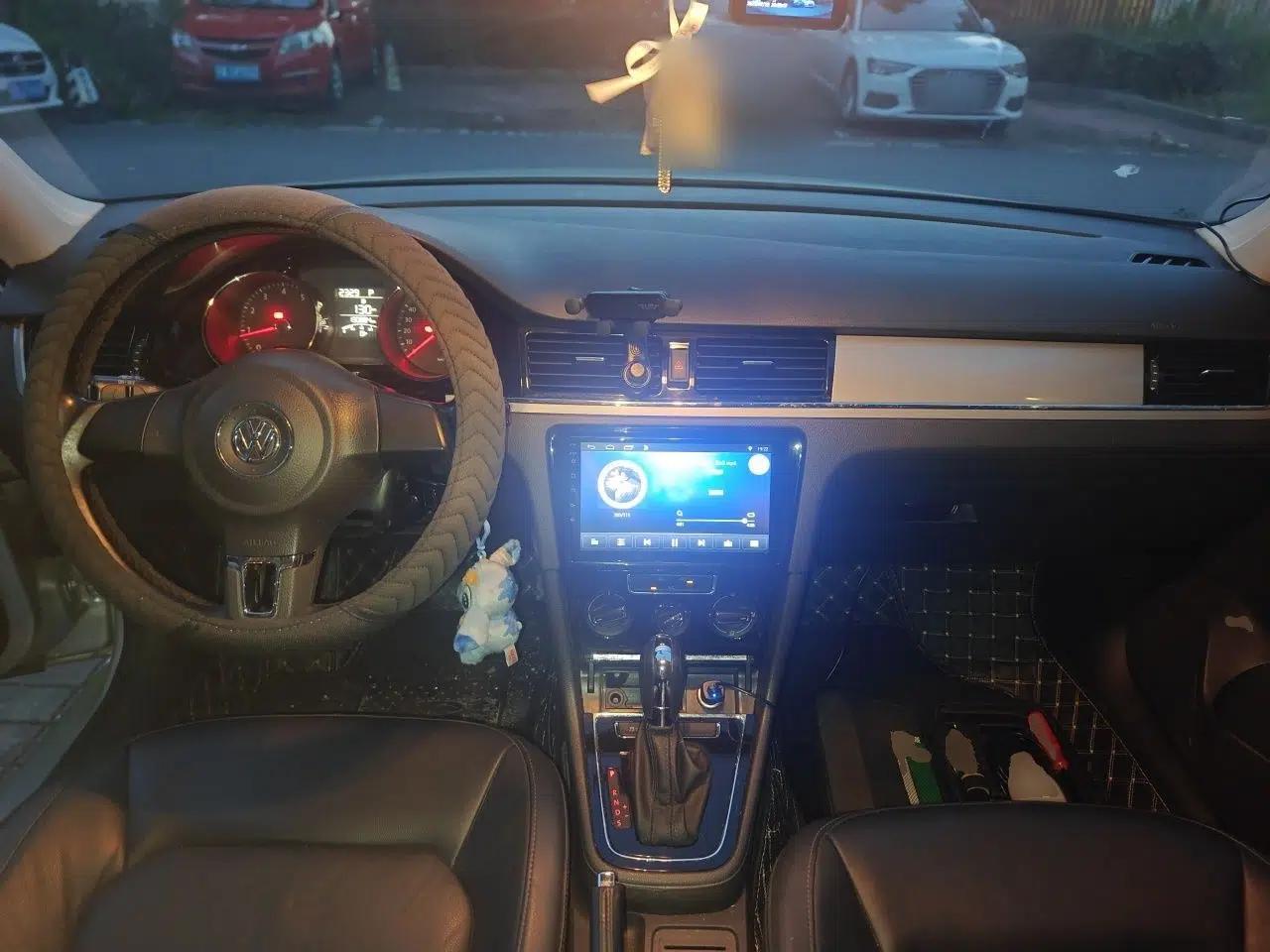 Volkswagen Bora 2013 1.6L Automatic Comfort Model — миниатюра 9