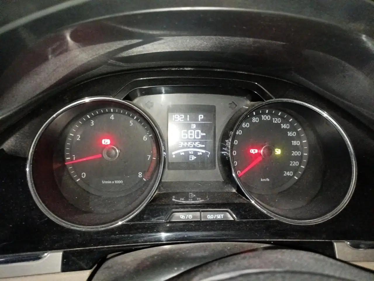 Volkswagen Bora 2014 1.6L Automatic Comfort Model — миниатюра 11