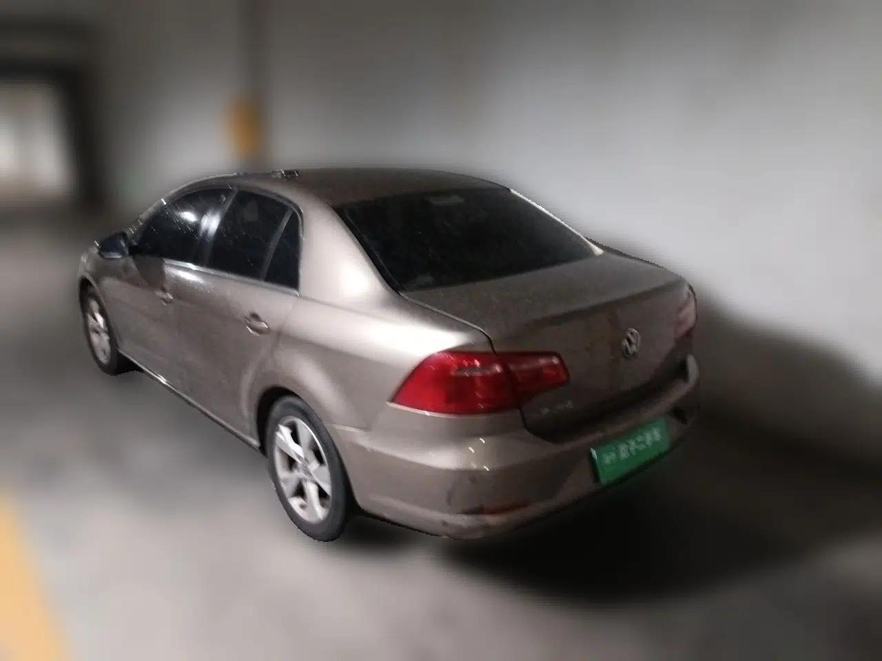 Volkswagen Bora 2014 1.6L Automatic Comfort Model — миниатюра 4