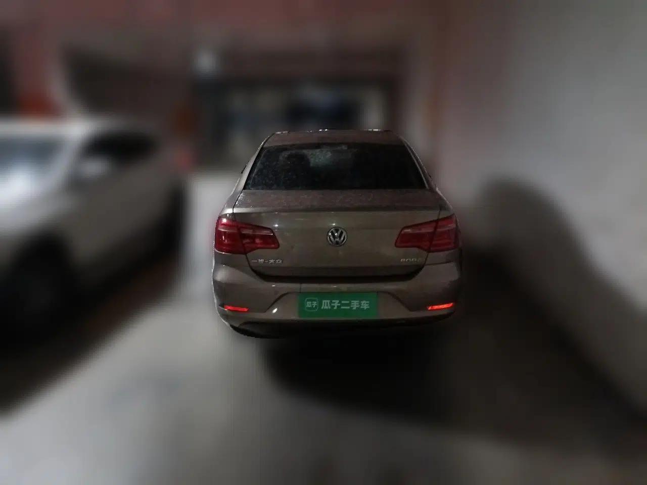 Volkswagen Bora 2014 1.6L Automatic Comfort Model — миниатюра 5