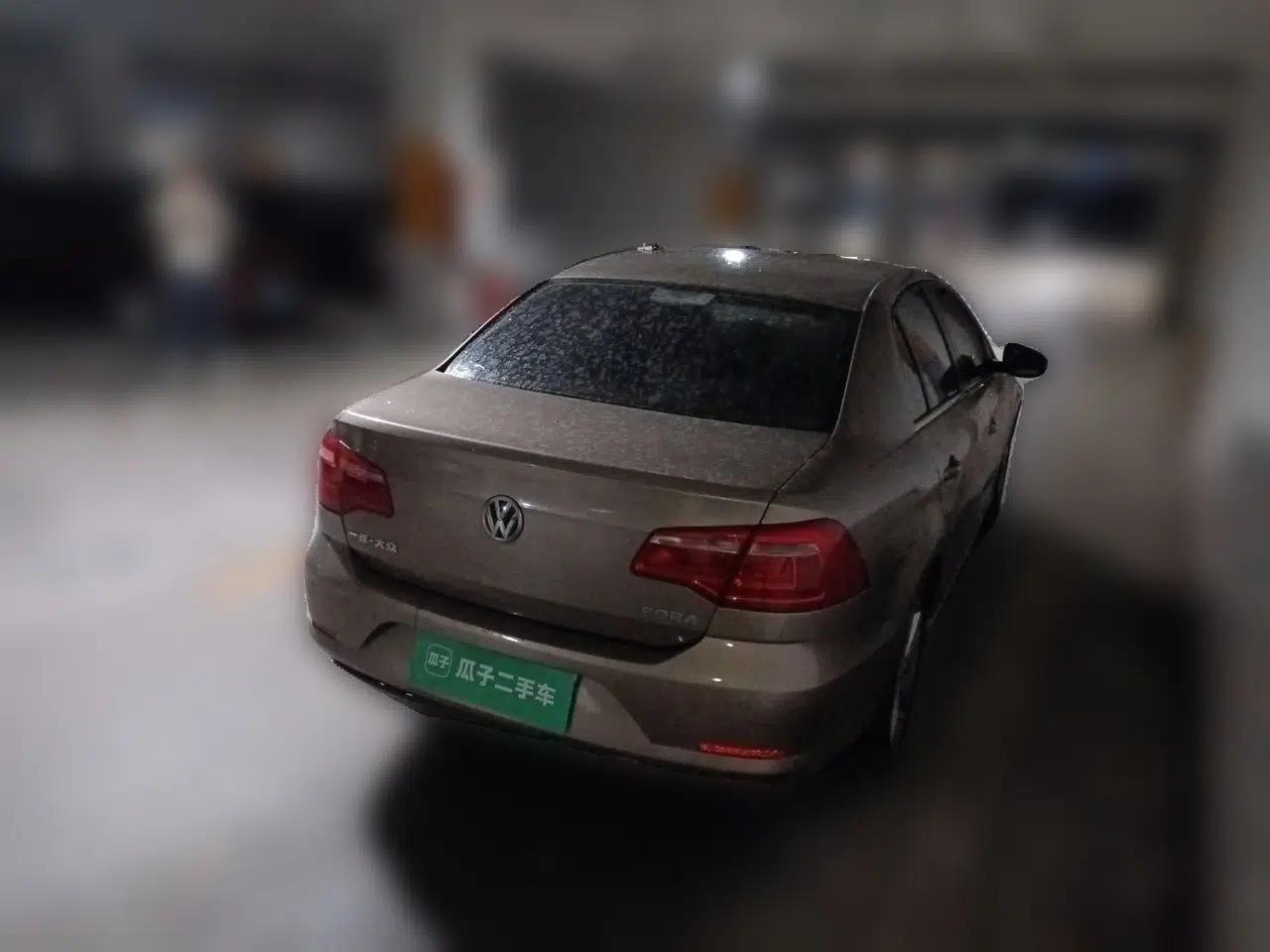Volkswagen Bora 2014 1.6L Automatic Comfort Model — миниатюра 6