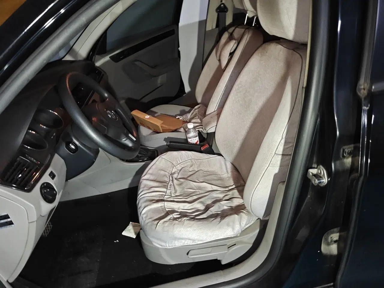 Volkswagen Bora 2013 1.6L Automatic Fashion Model — миниатюра 15