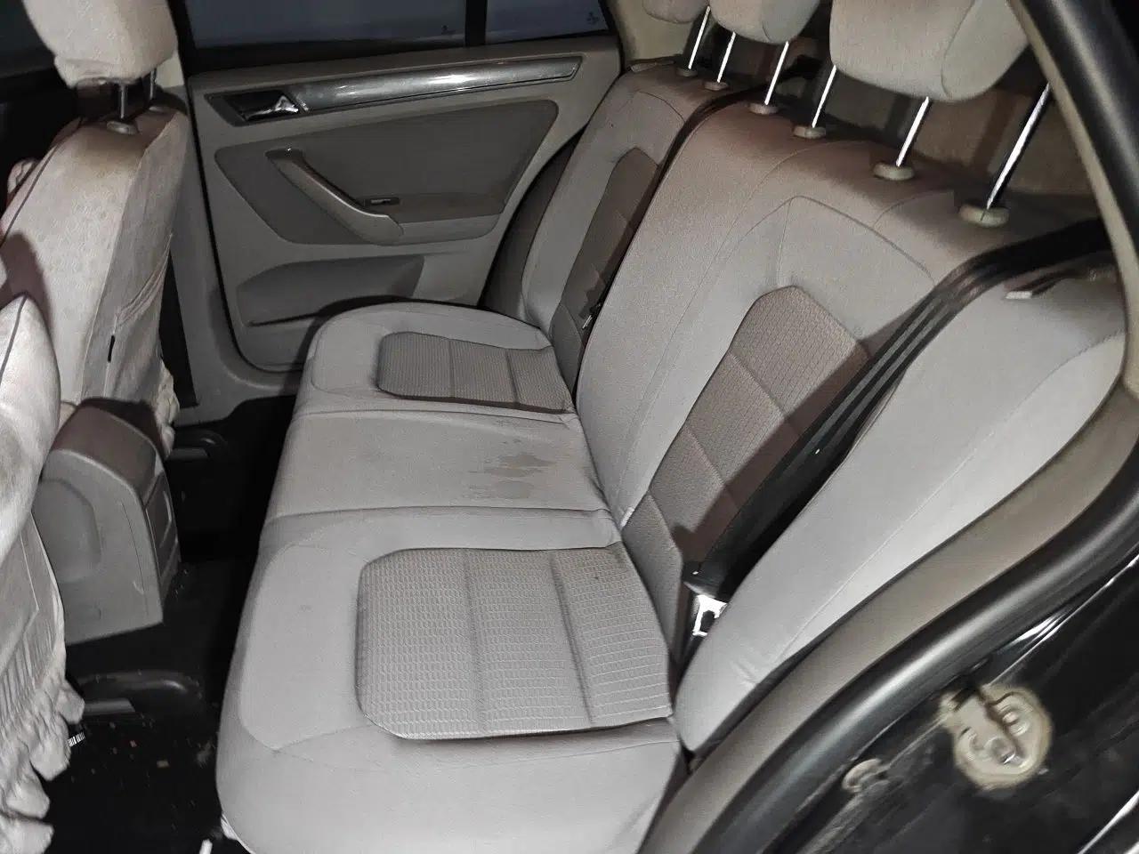 Volkswagen Bora 2013 1.6L Automatic Fashion Model — миниатюра 17