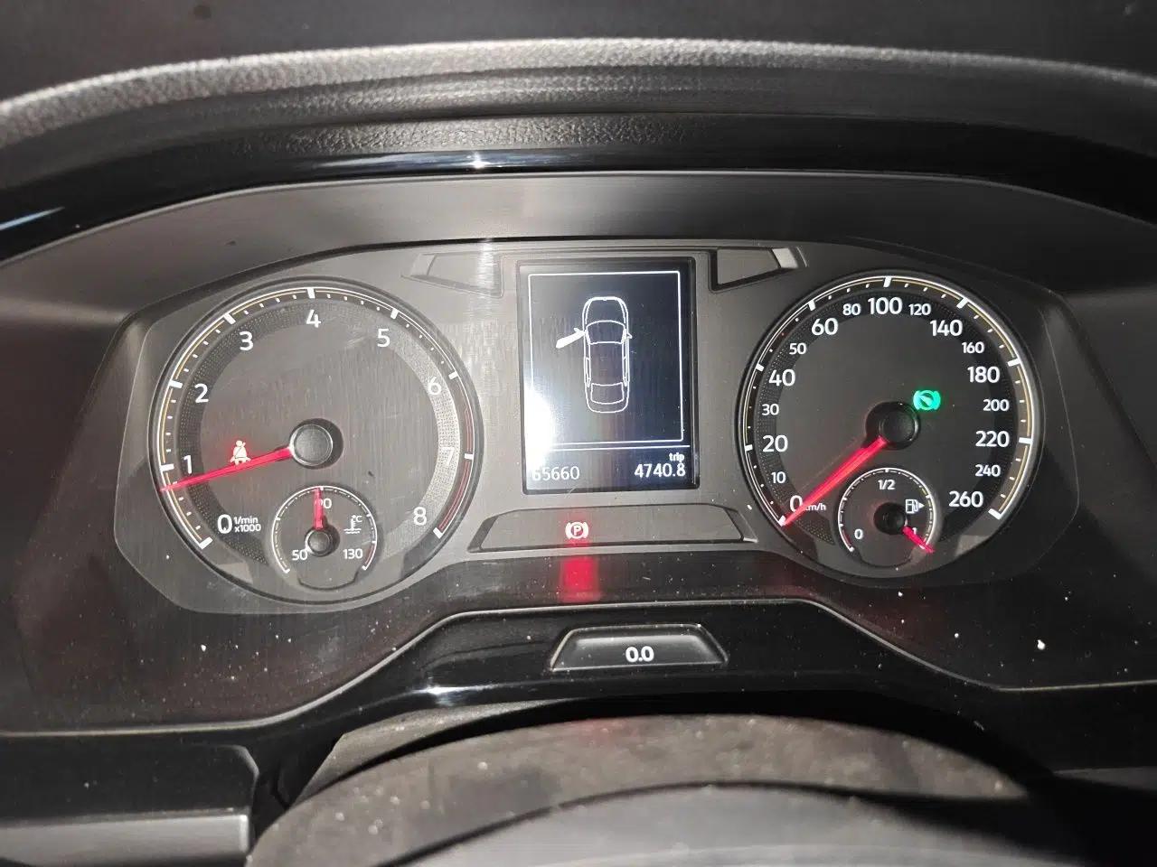 Volkswagen Bora 2019 1.5L Automatic Comfort Model — миниатюра 11