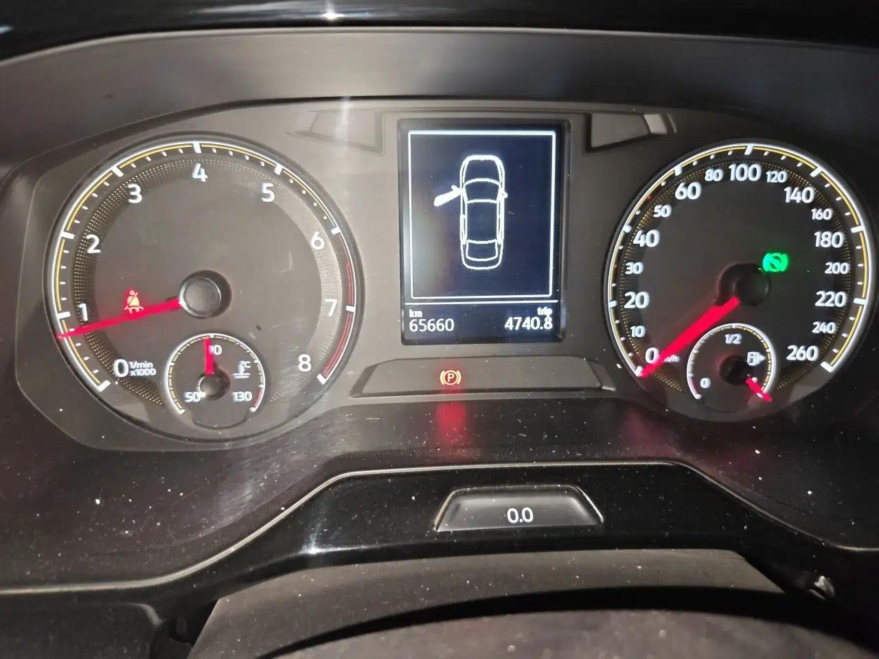 Volkswagen Bora 2019 1.5L Automatic Comfort Model — миниатюра 12