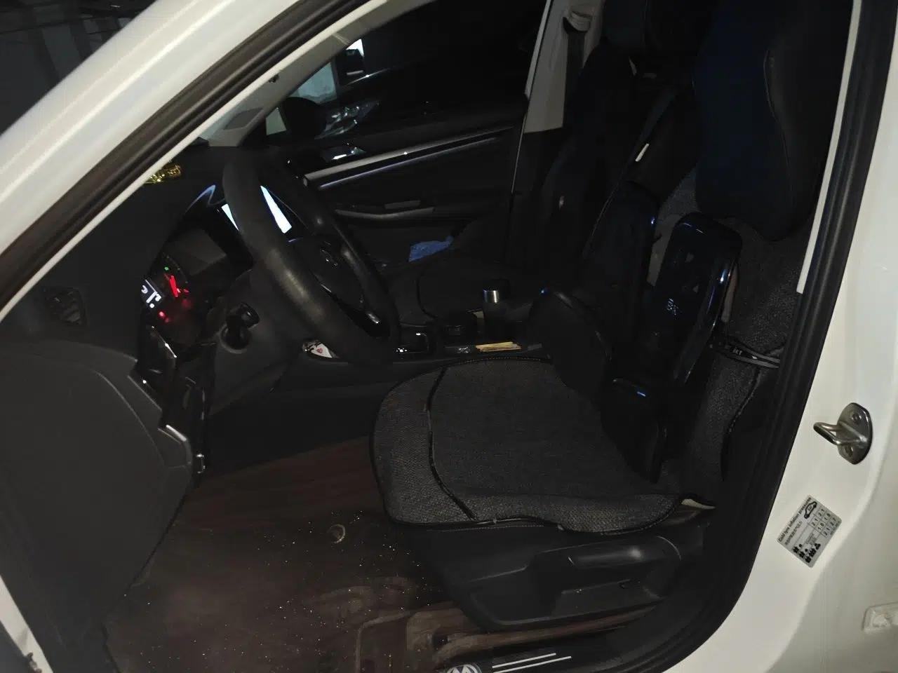 Volkswagen Bora 2019 1.5L Automatic Comfort Model — миниатюра 15
