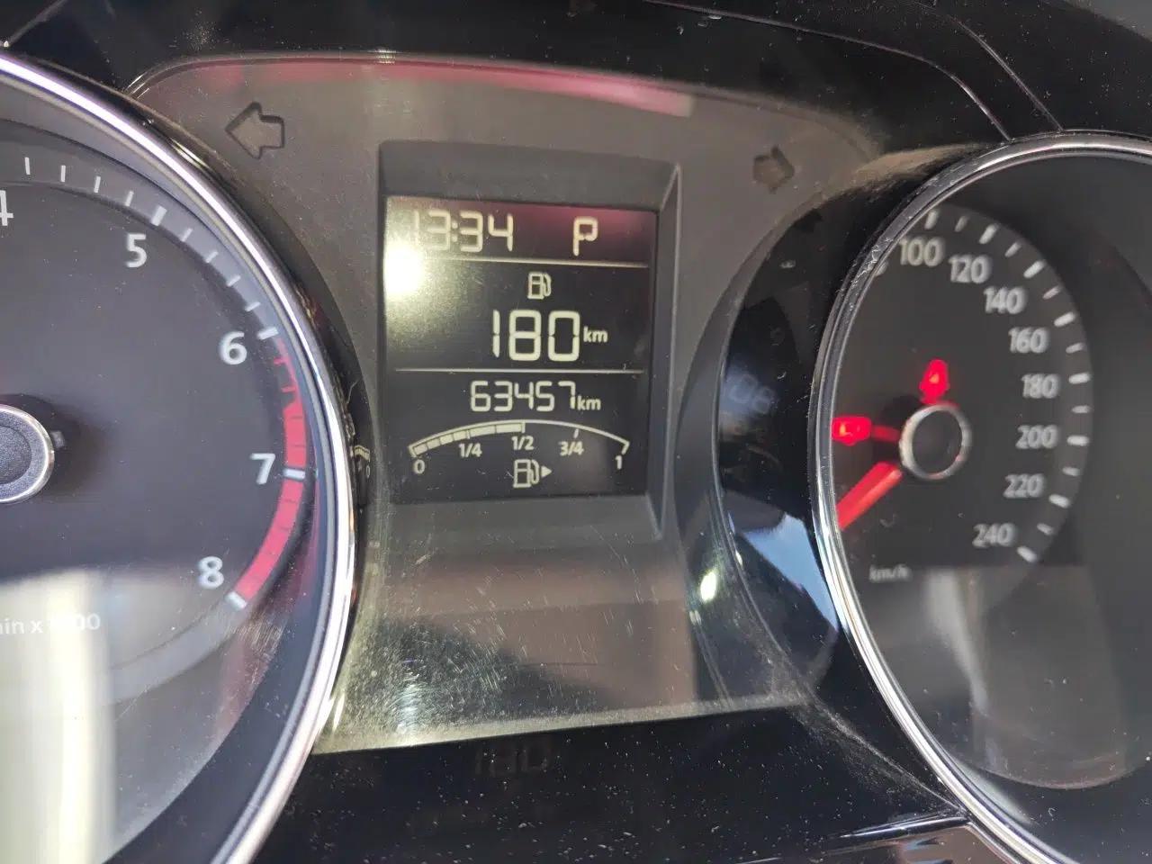 Volkswagen Bora 2014 1.6L Automatic Comfort Model — миниатюра 12