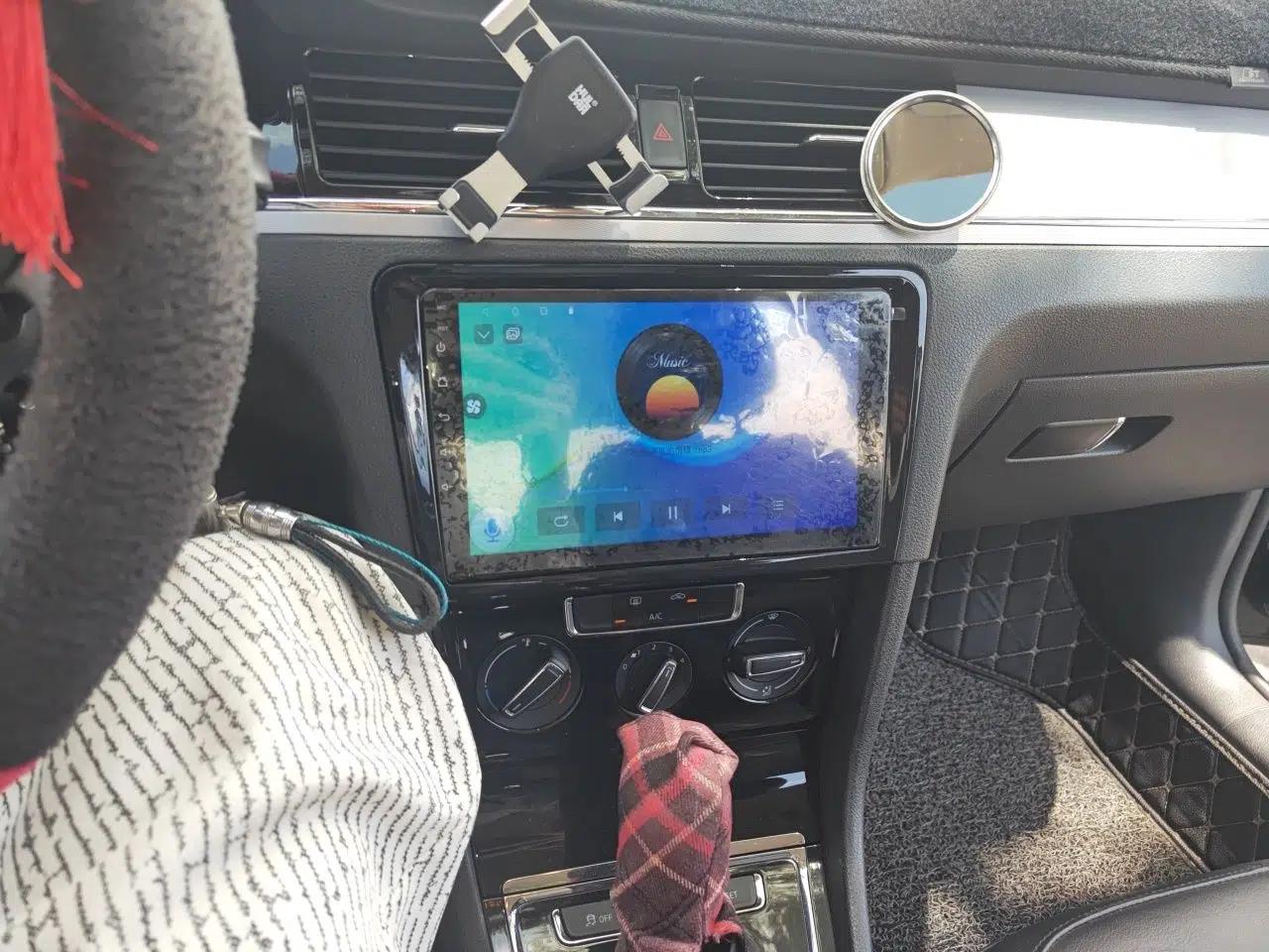Volkswagen Bora 2014 1.6L Automatic Comfort Model — миниатюра 13
