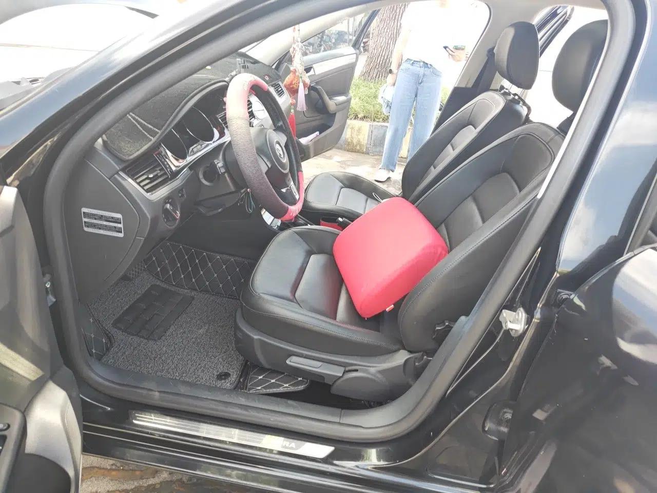 Volkswagen Bora 2014 1.6L Automatic Comfort Model — миниатюра 15