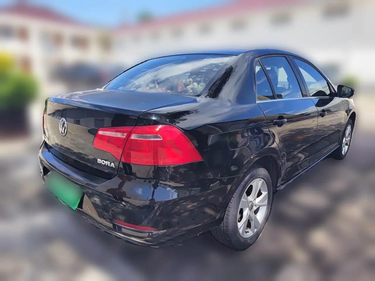 Volkswagen Bora 2014 1.6L Automatic Comfort Model — миниатюра 6