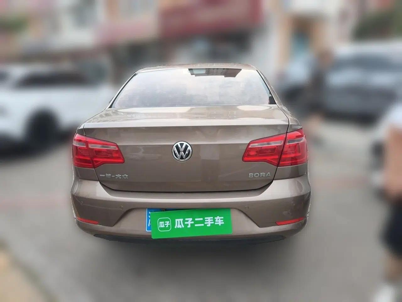 Volkswagen Bora 2015 Value Edition 1.6L Automatic Comfort Version — миниатюра 5