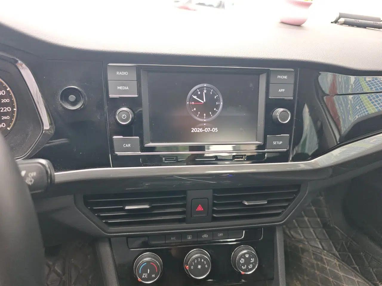 Volkswagen Bora 2020 1.5L Manual Comfort Version — миниатюра 13